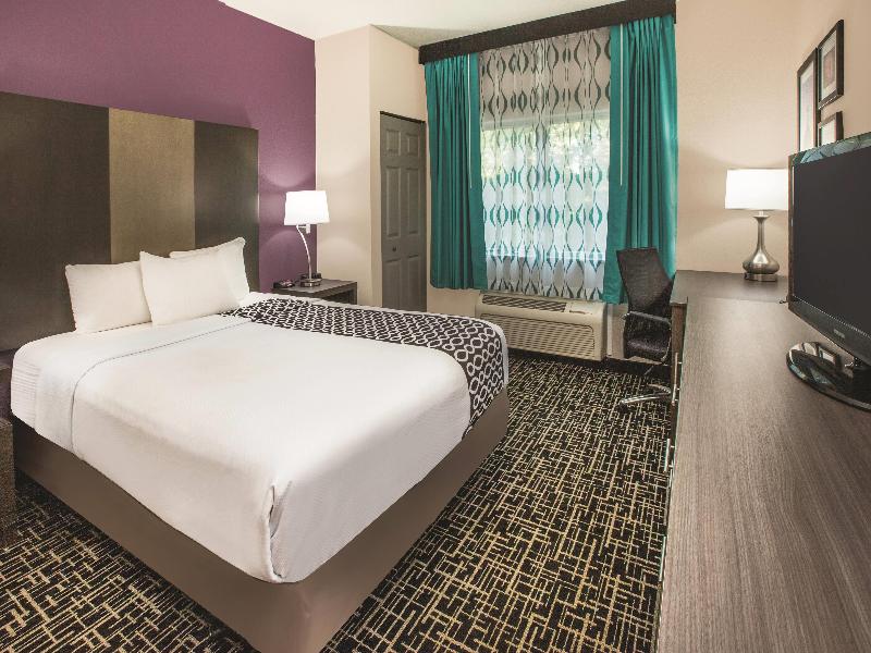 La Quinta Inn Indianapolis North at Pyramids image
