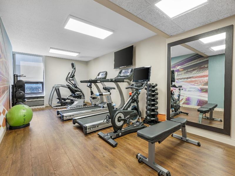 Best Western Plus Indianapolis North at Pyramids image