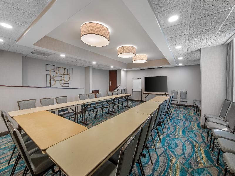Best Western Plus Indianapolis North at Pyramids image