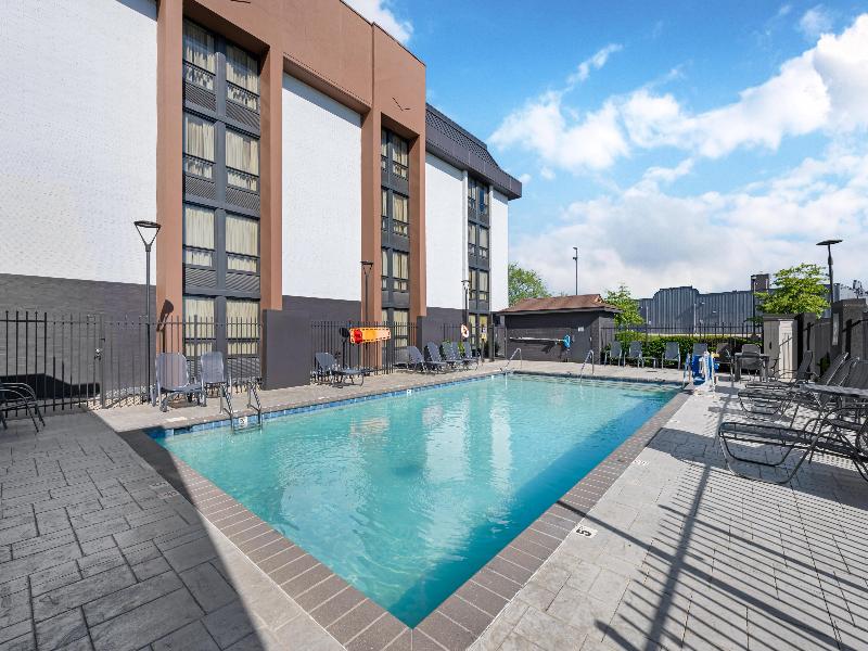 Best Western Plus Indianapolis North at Pyramids image