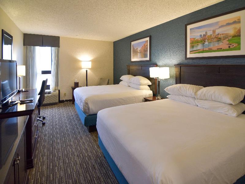 Best Western Plus Indianapolis North at Pyramids image