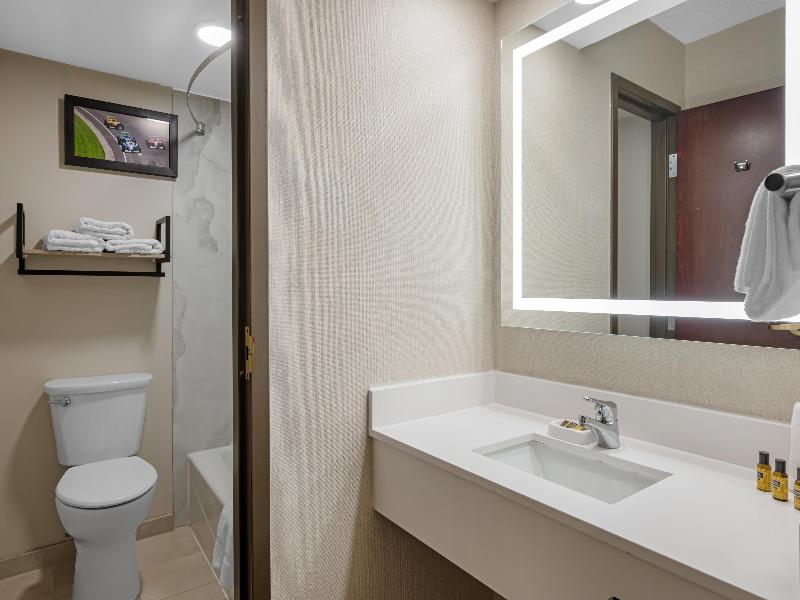Best Western Plus Indianapolis North at Pyramids image