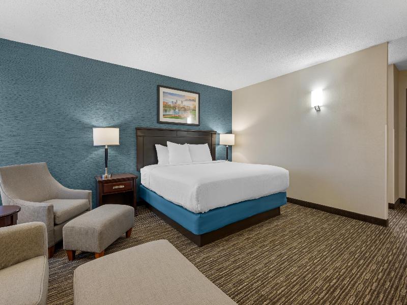 Best Western Plus Indianapolis North at Pyramids image