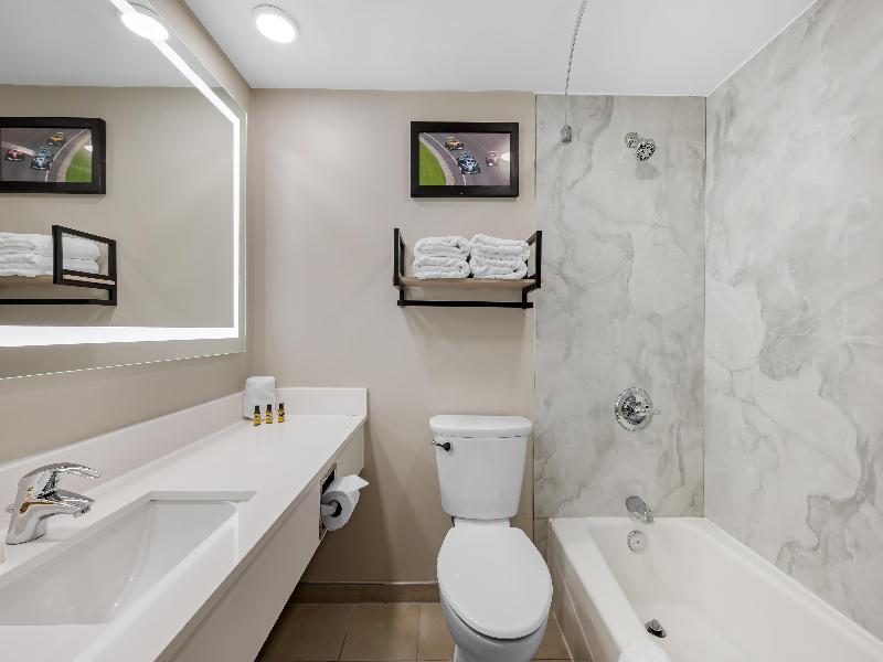 Best Western Plus Indianapolis North at Pyramids image