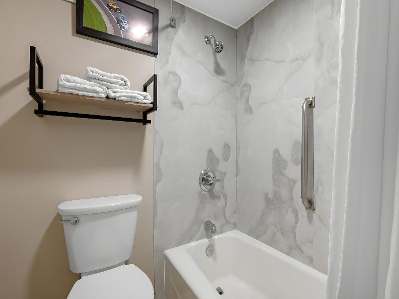 Best Western Plus Indianapolis North at Pyramids image