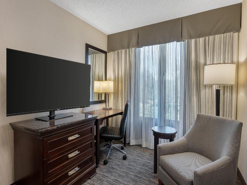 Best Western Plus Indianapolis North at Pyramids image