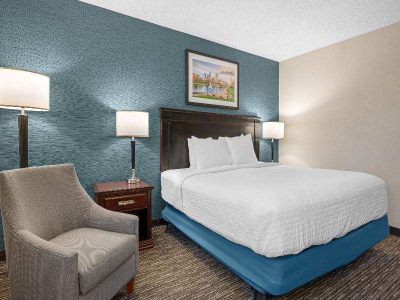 Best Western Plus Indianapolis North at Pyramids image