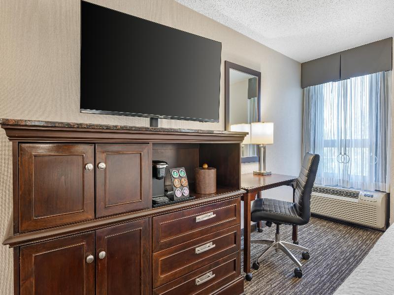 Best Western Plus Indianapolis North at Pyramids image