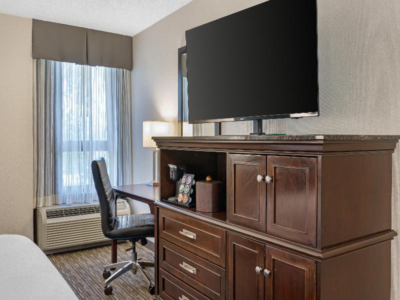 Best Western Plus Indianapolis North at Pyramids image