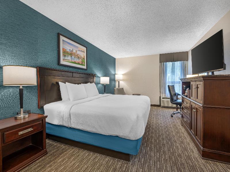 Best Western Plus Indianapolis North at Pyramids image
