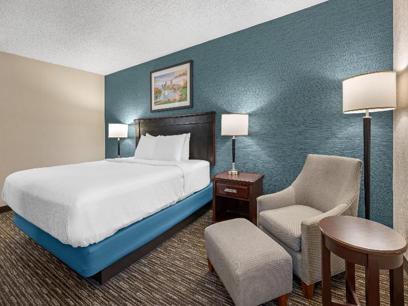 Best Western Plus Indianapolis North at Pyramids image