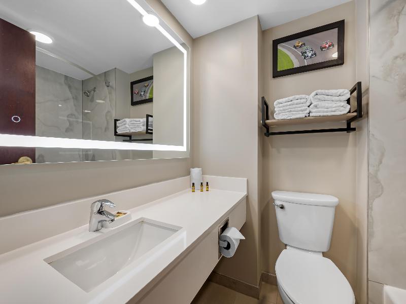 Best Western Plus Indianapolis North at Pyramids image