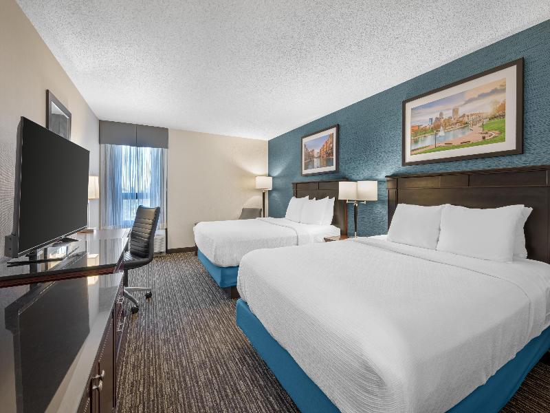 Best Western Plus Indianapolis North at Pyramids image