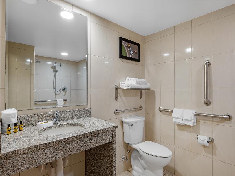 Best Western Plus Indianapolis North at Pyramids image