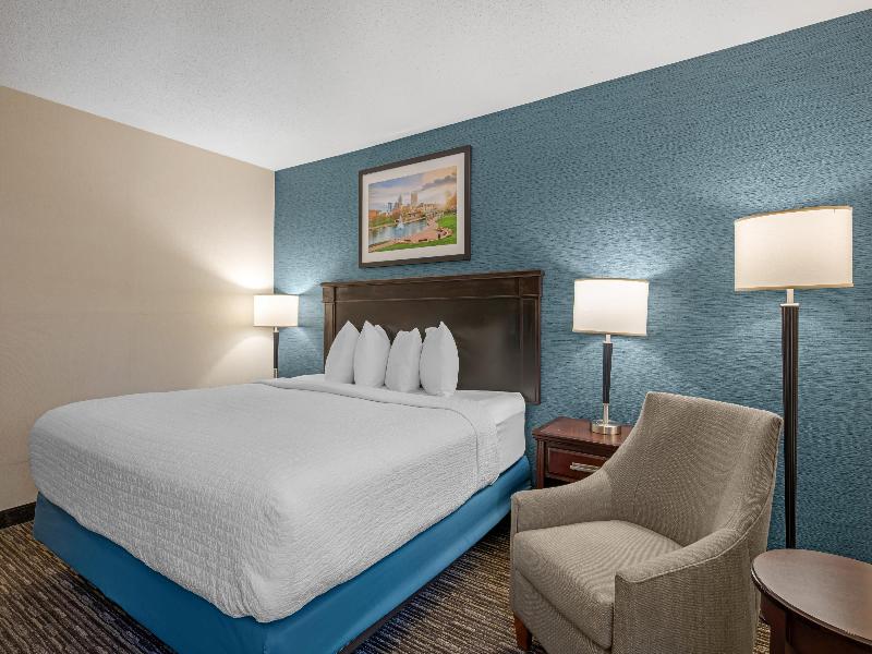 Best Western Plus Indianapolis North at Pyramids image