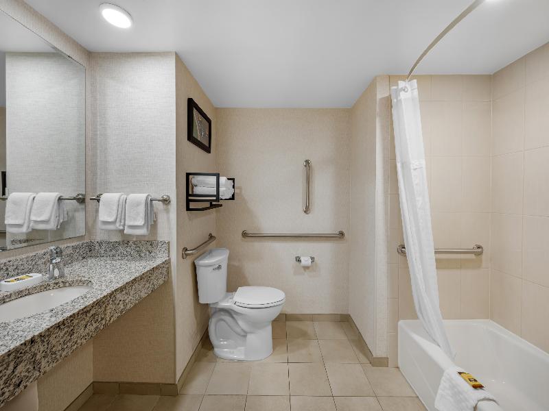 Best Western Plus Indianapolis North at Pyramids image