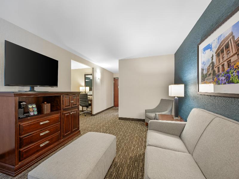 Best Western Plus Indianapolis North at Pyramids image