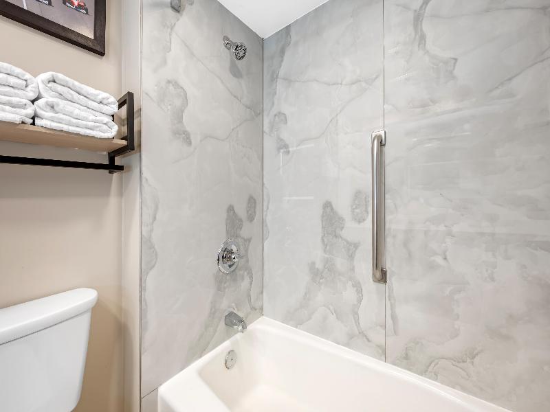 Best Western Plus Indianapolis North at Pyramids image