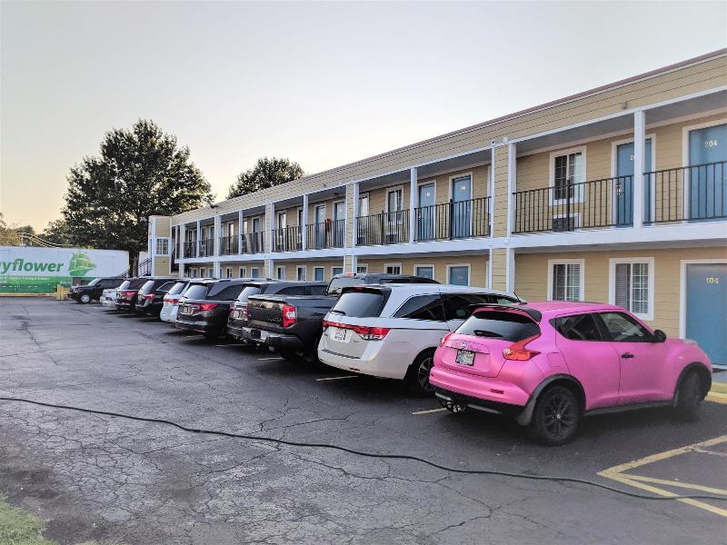 Americas Best Value Inn-Indy Northwest image