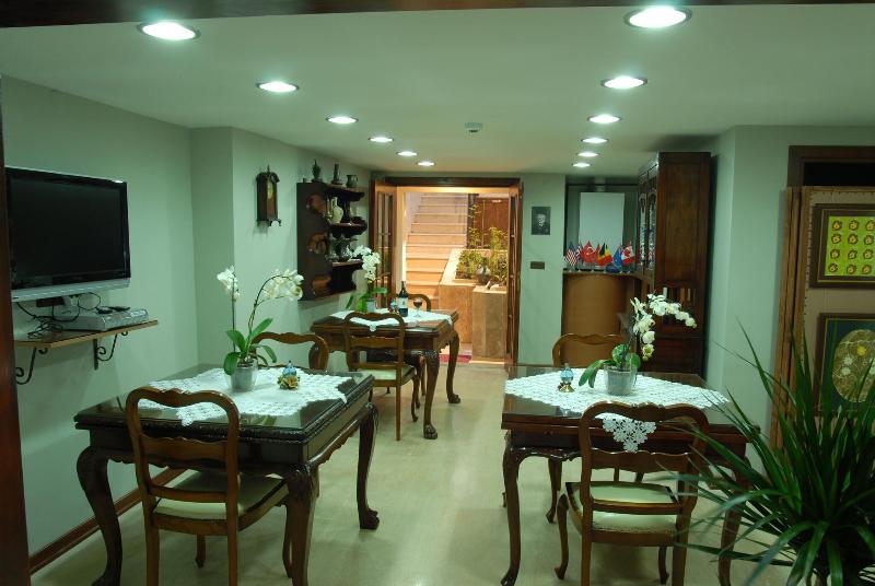 Villa Sphendone image