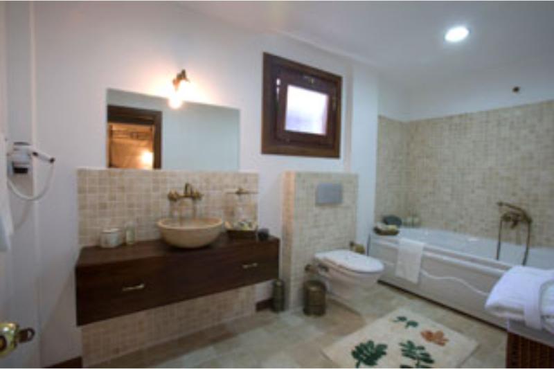 Villa Sphendone image