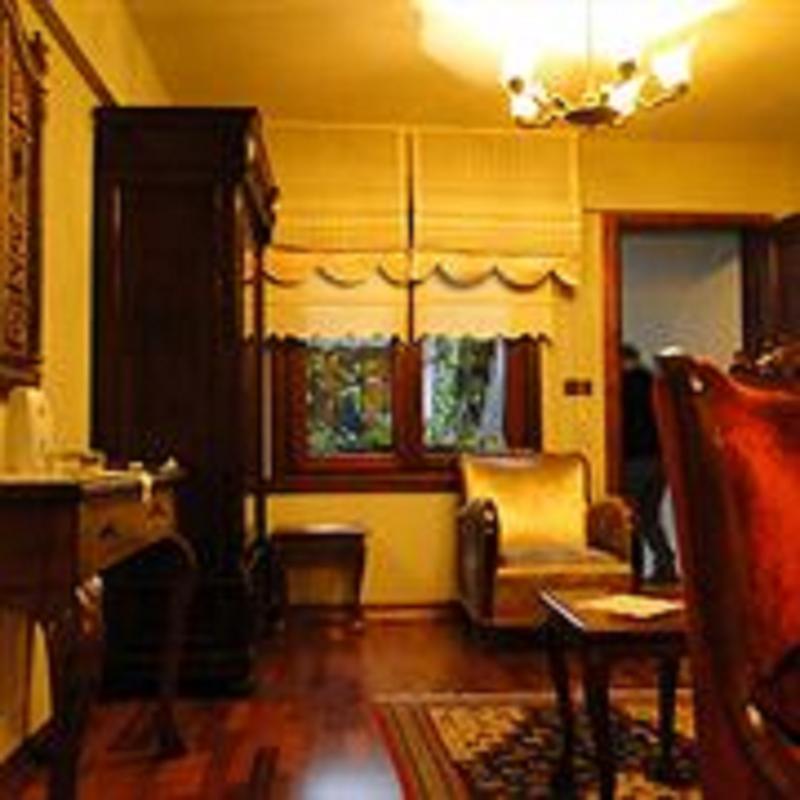 Villa Sphendone image