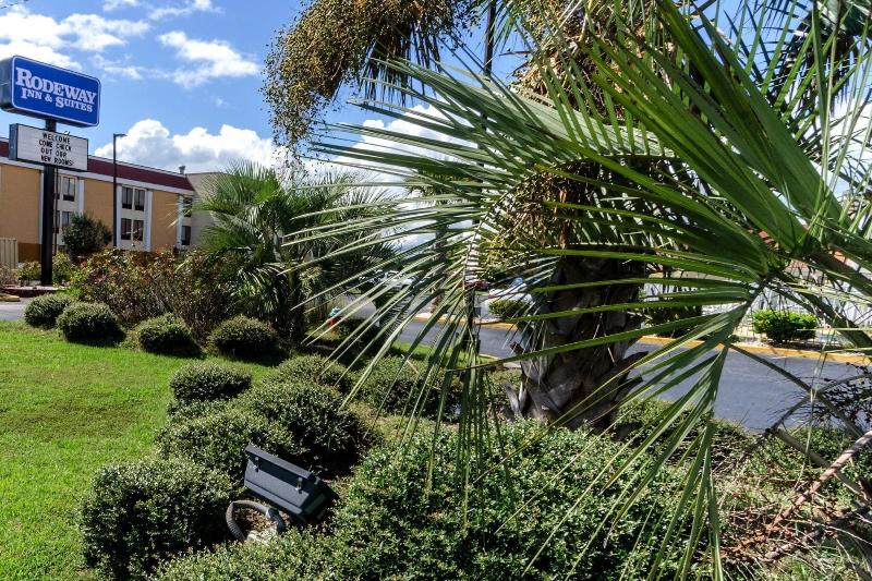 Rodeway Inn & Suites Jacksonville Near Camp Lejeun image