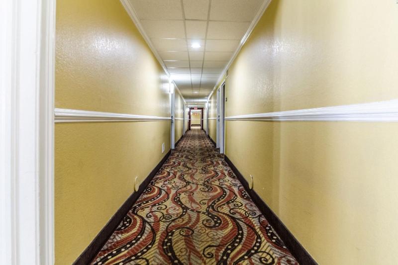 Rodeway Inn & Suites Jacksonville Near Camp Lejeun image