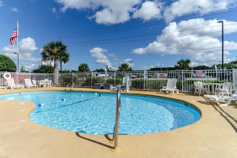 Rodeway Inn & Suites Jacksonville Near Camp Lejeun image