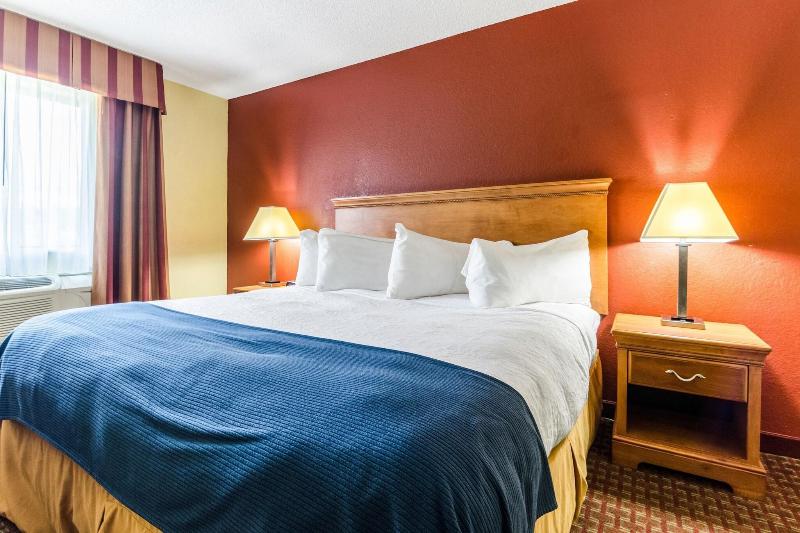 Rodeway Inn & Suites Jacksonville Near Camp Lejeun image