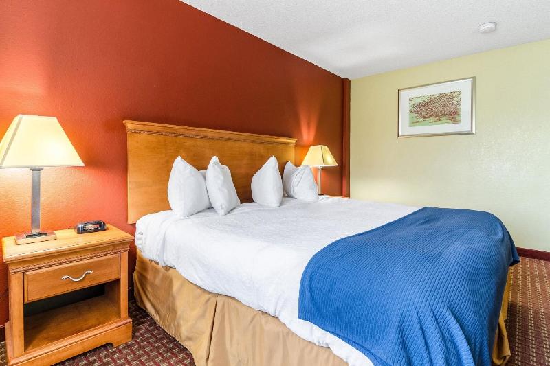 Rodeway Inn & Suites Jacksonville Near Camp Lejeun image