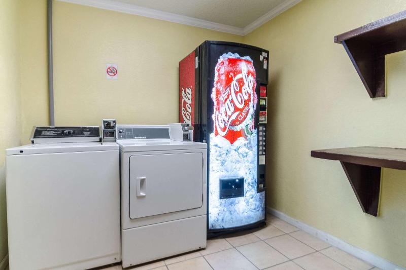 Rodeway Inn & Suites Jacksonville Near Camp Lejeun image