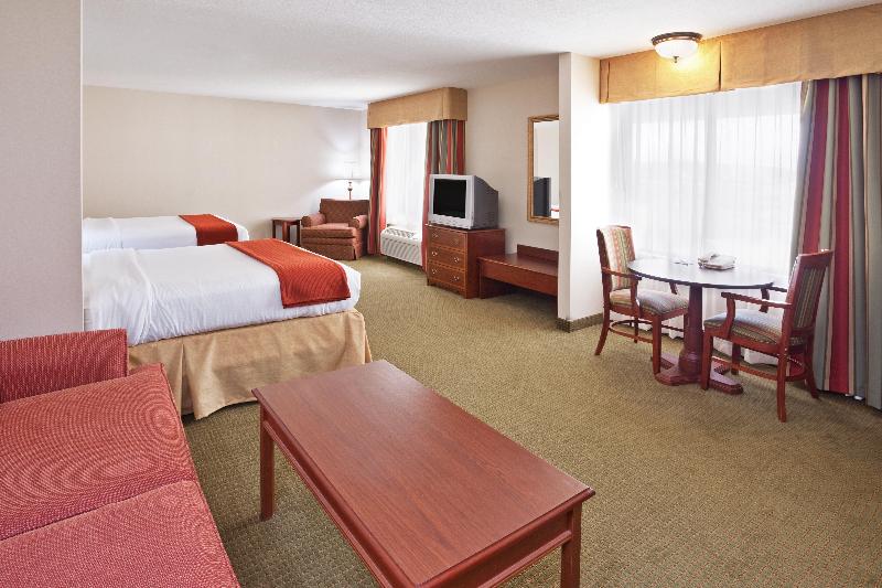 Holiday Inn Express Hotel & Suites Franklin - Oil image