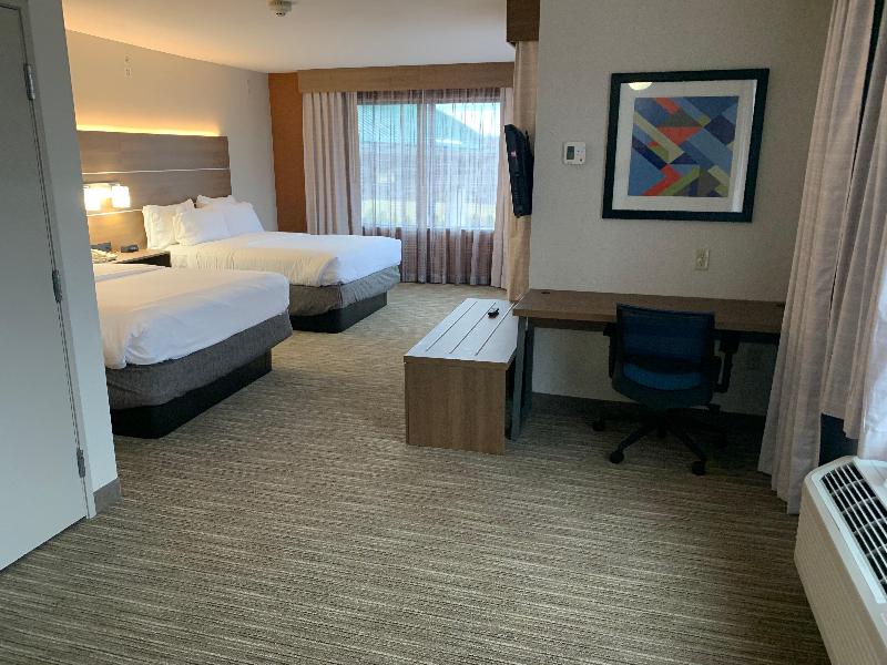 Holiday Inn Express Hotel & Suites Franklin - Oil image