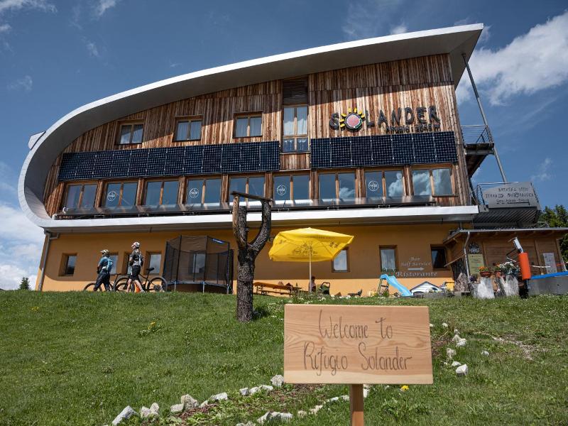 Rifugio Solander image