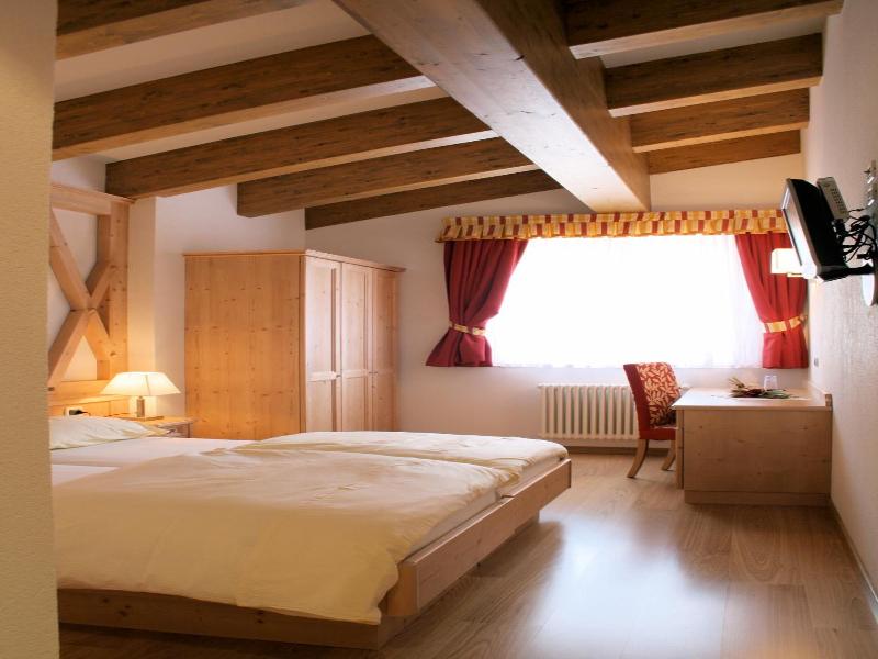 Rifugio Solander image