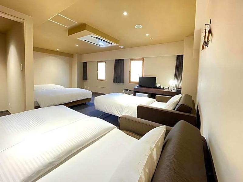 Shinsaibashi ARTY Inn image