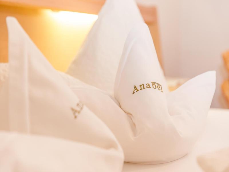 Anabel image