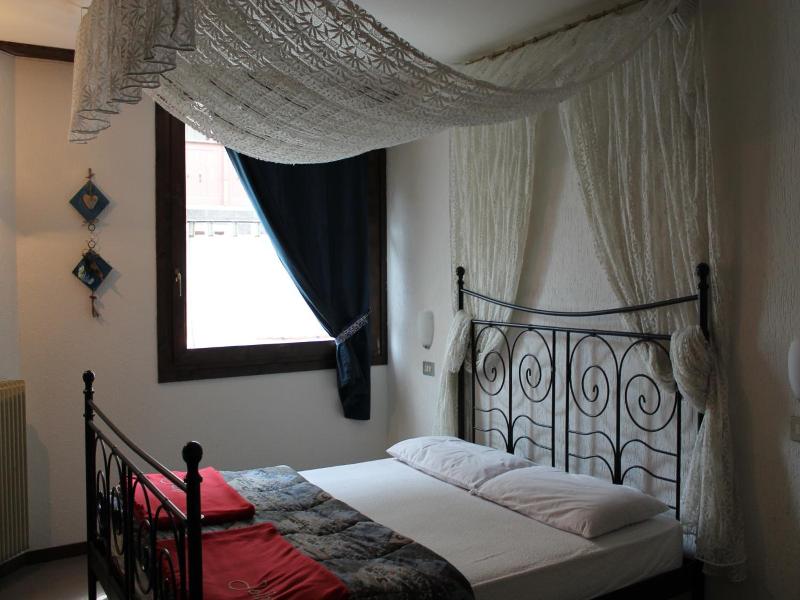 Jolly Residence image