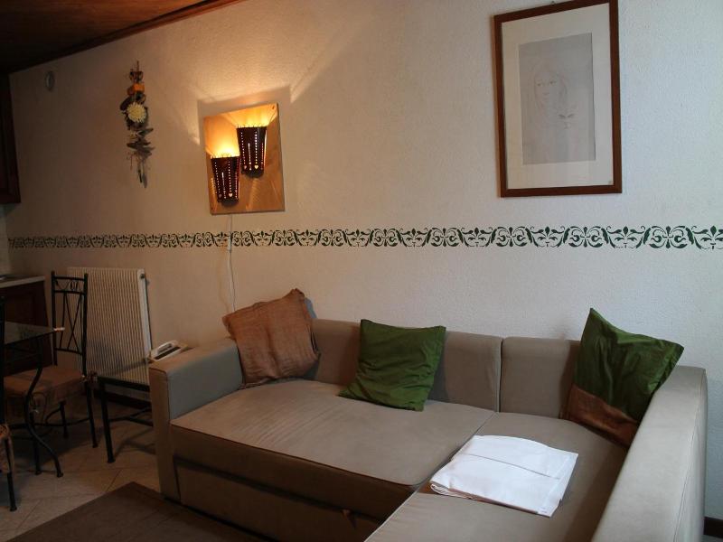 Jolly Residence image