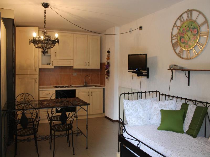 Jolly Residence image