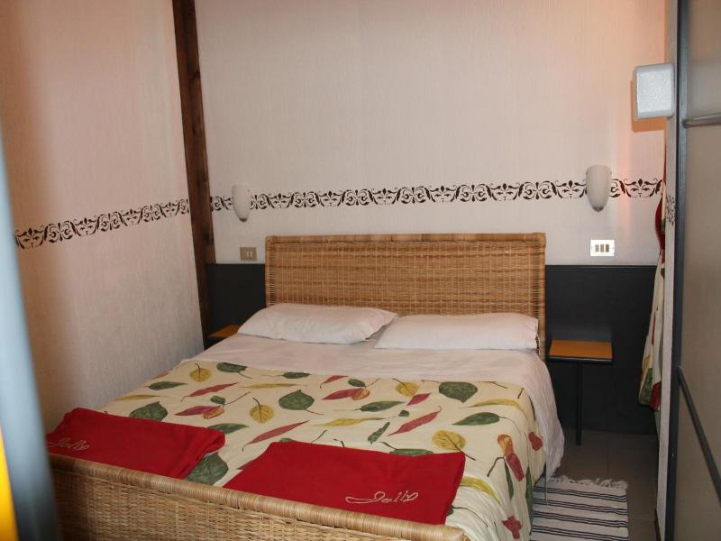 Jolly Residence image