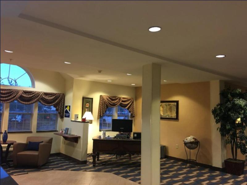 Microtel Inn & Suites By Wyndham Indianapolis Air image