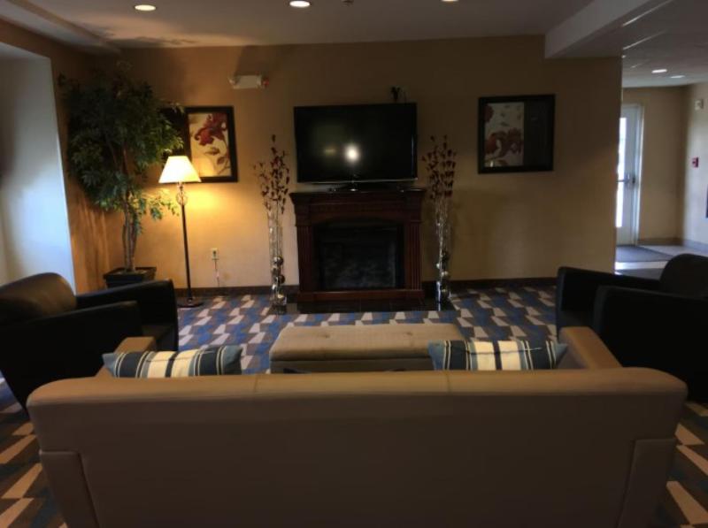 Microtel Inn & Suites By Wyndham Indianapolis Air image