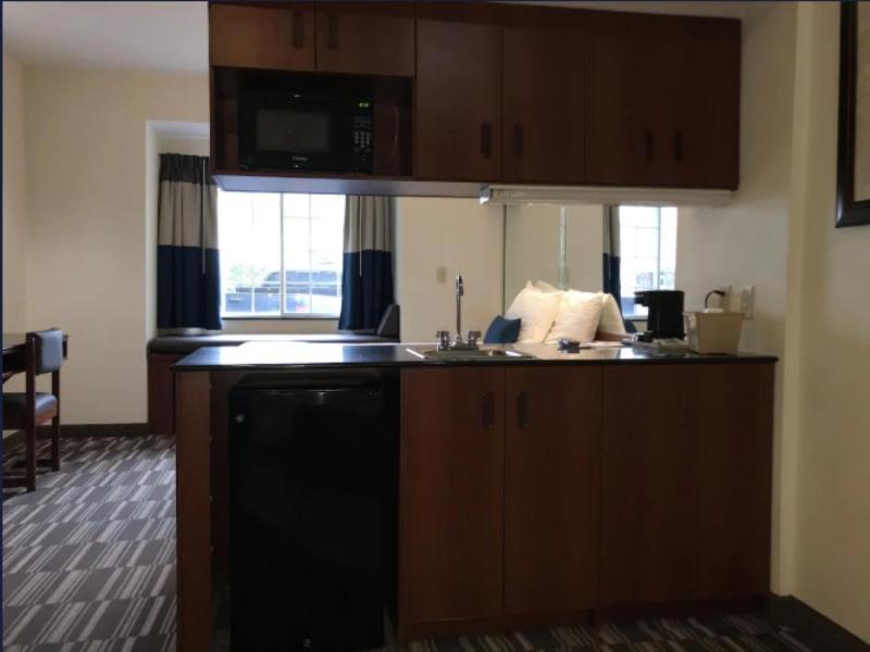 Microtel Inn & Suites By Wyndham Indianapolis Air image