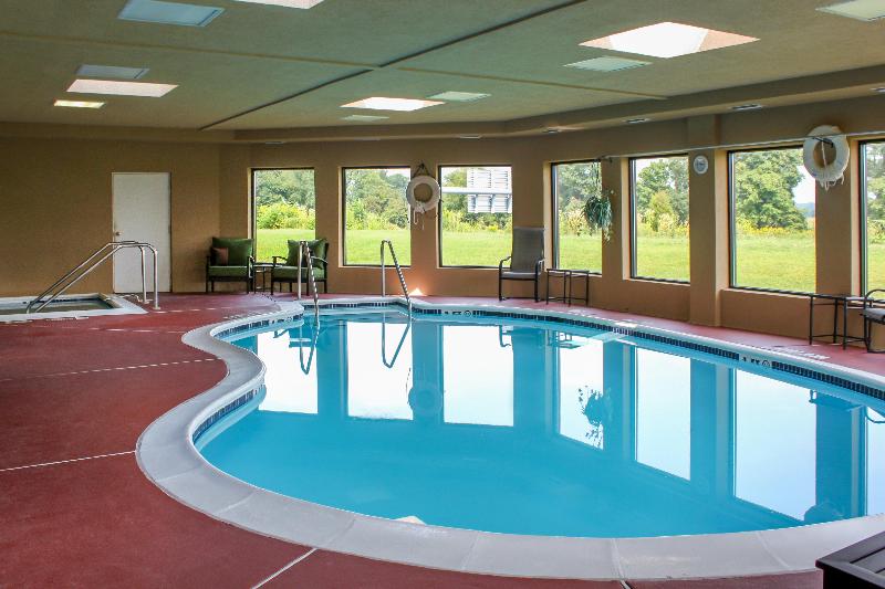 Holiday Inn Express Lewisburg/New Columbia image