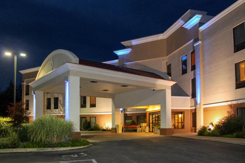 Holiday Inn Express Lewisburg/New Columbia image