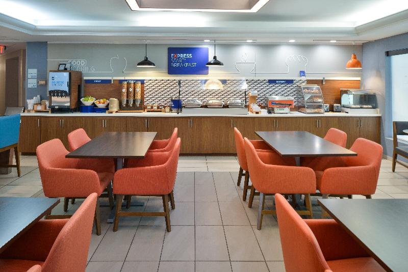 Holiday Inn Express Lewisburg/New Columbia image
