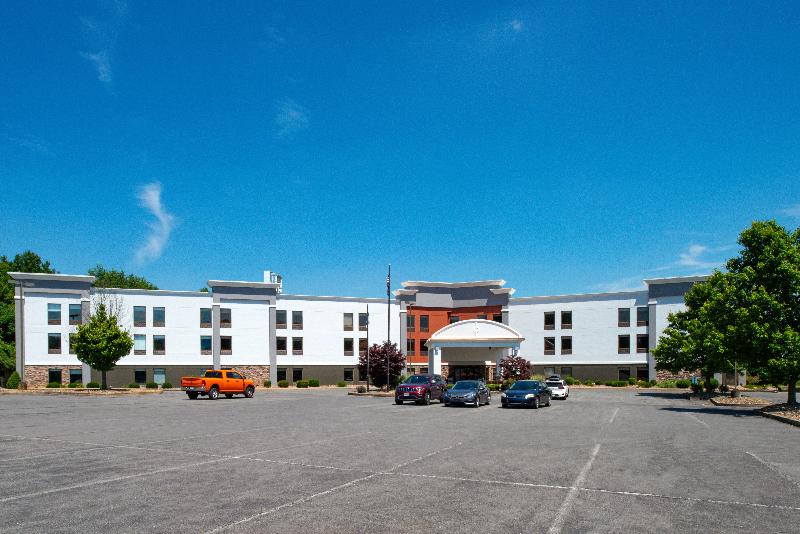 Holiday Inn Express Lewisburg/New Columbia image