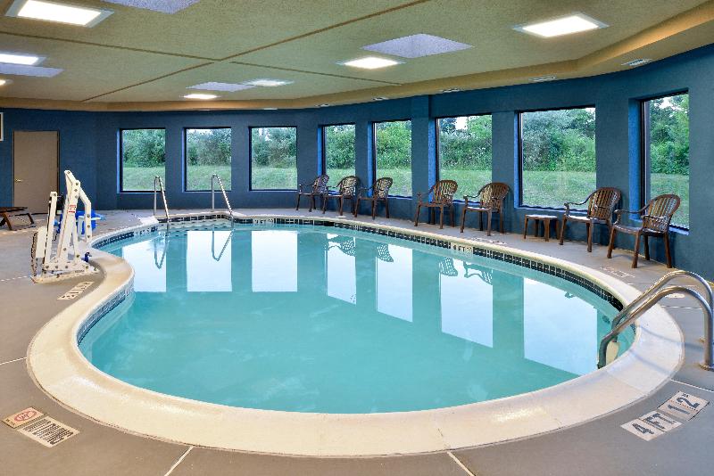 Holiday Inn Express Lewisburg/New Columbia image